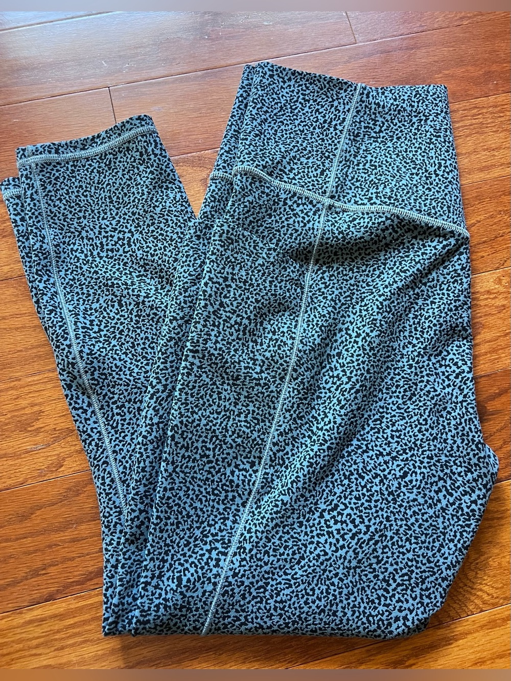 Athleta Salutation Stash II Textured 7/8 Tight Leggings